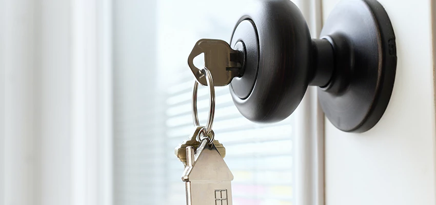 Bifold Door Knob Replacement in La Ca, California