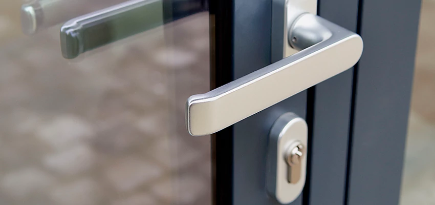 Broken Door Lock Cylinder Repair in La Ca, California